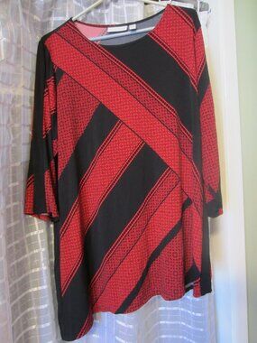 Women's Susan Graver Top Size 1X~ Asymmetrical Red Black LS Top ~ Gorgeous!